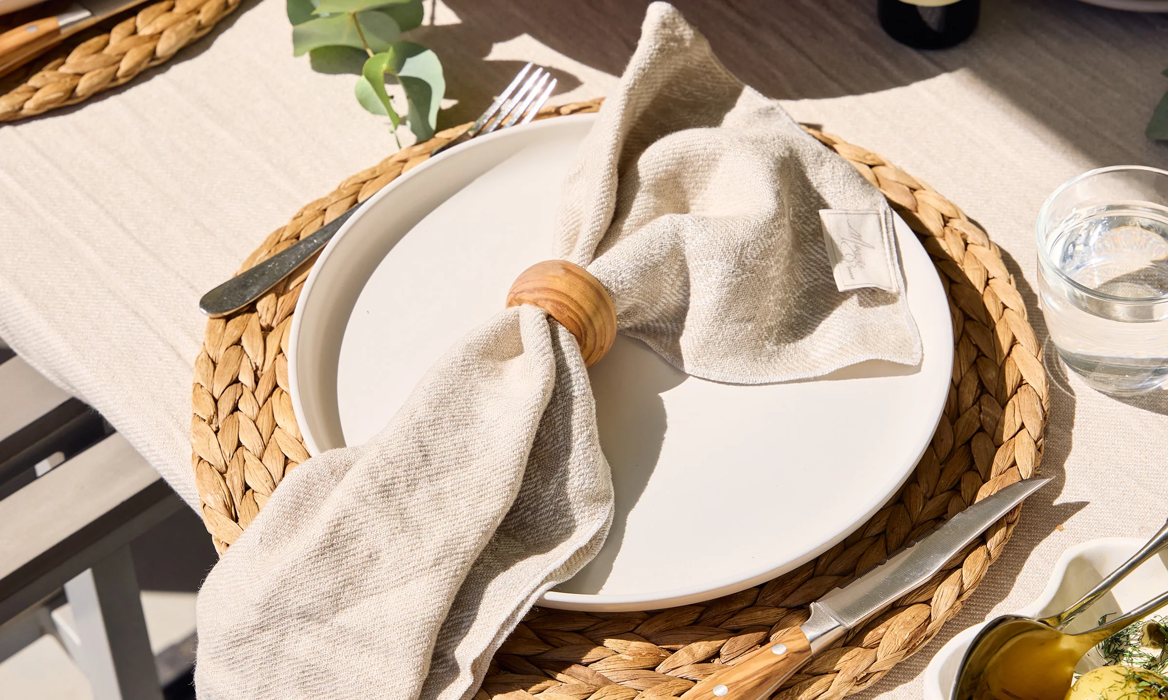 Maggie Living: French Linen Napkins with Jacquard Detailing - Set of 4